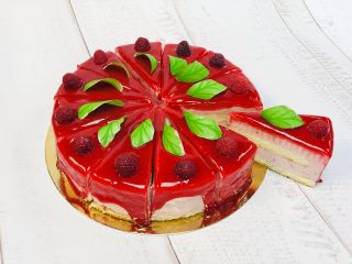 malinovy-krajeny-dort